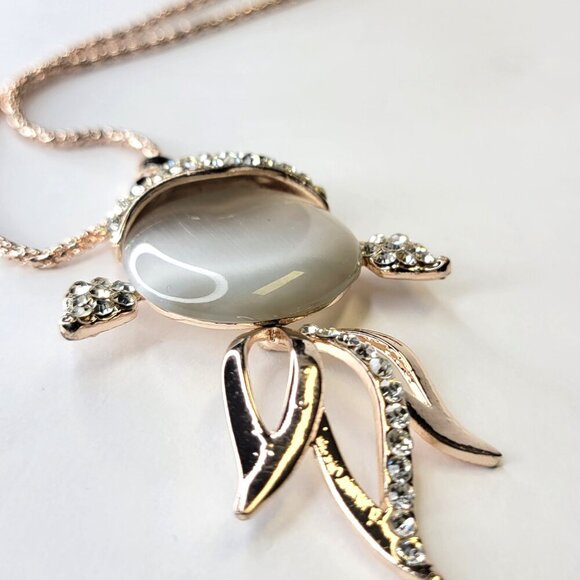 Fish Pendant Necklace - Picture 5 of 12